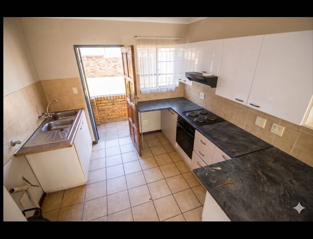 2 BEDROOM TOWNHOUSE FOR SALE IN RIVERSDALE